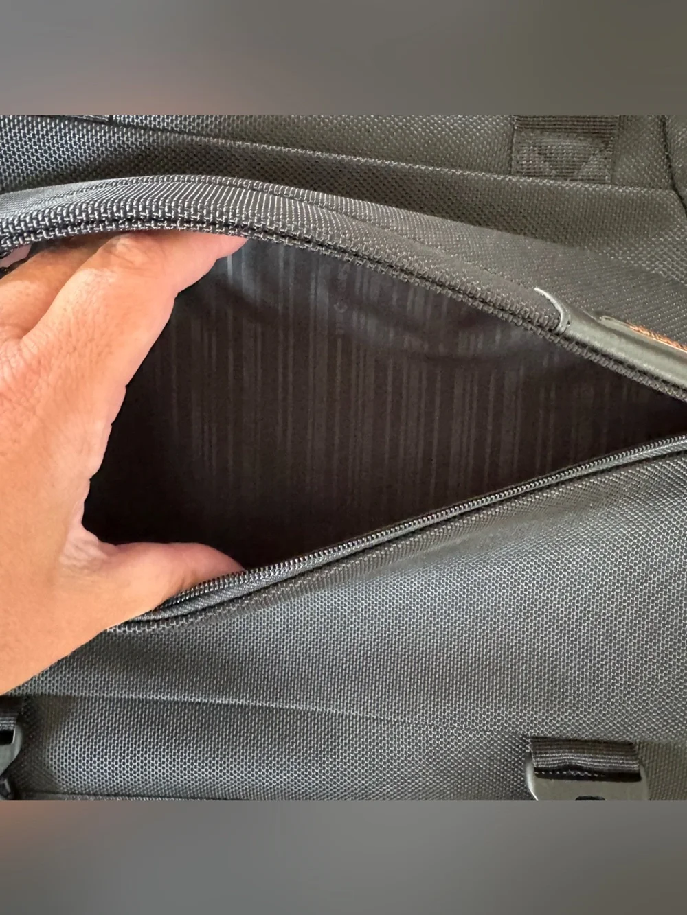 NWT SAMSONITE PRO BUSINESS 3 Laptop Messenger Bag in Black